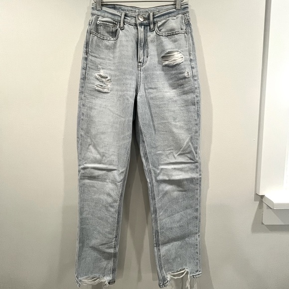 American Eagle Boyfriend Jeans - Picture 1 of 3